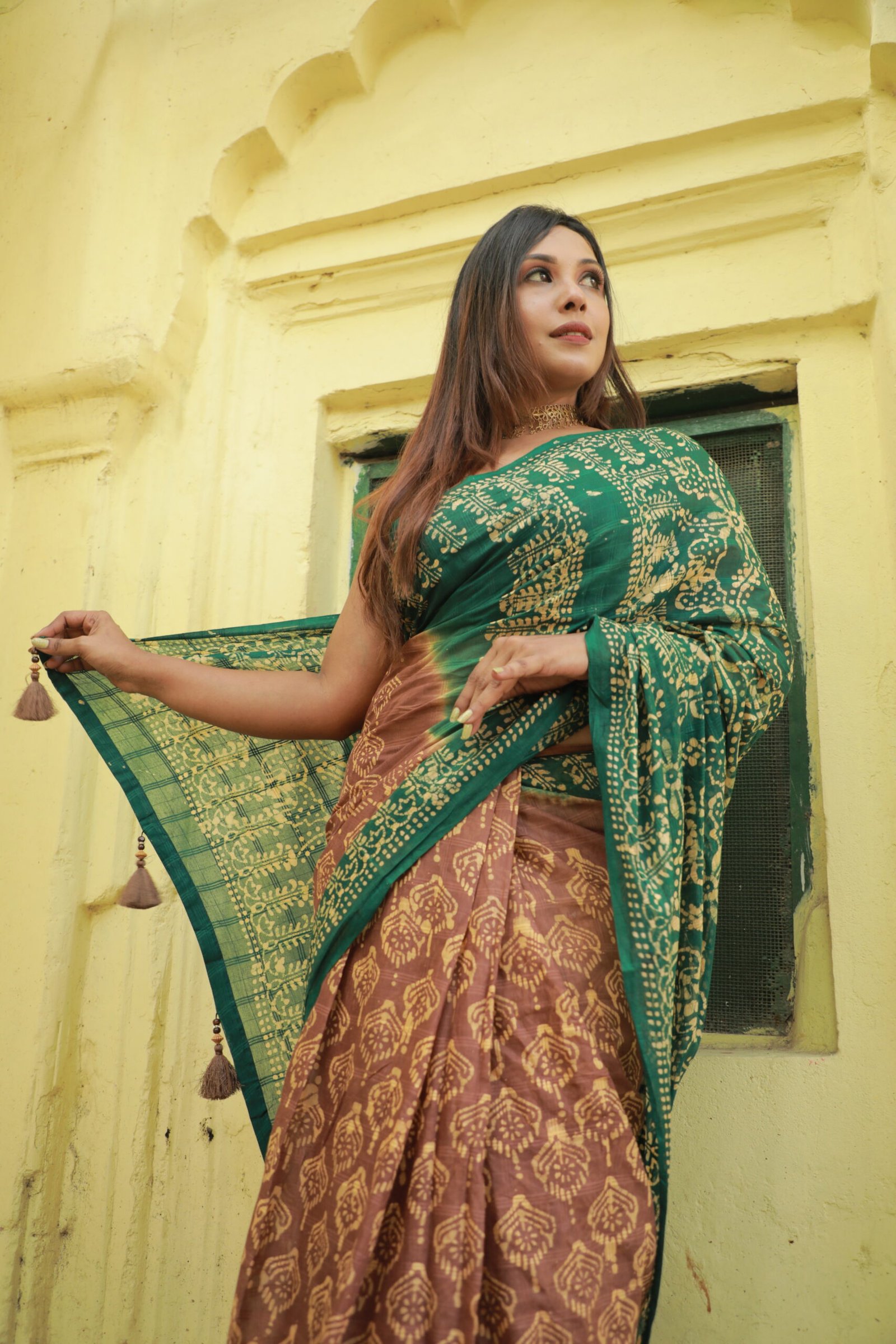 Batik saree Brown & Green - Image 3